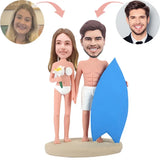 Pareja Vistiendo Bikini Surfeando en la Playa Bobblehead Personalizado 3d Regalo para Pareja