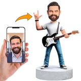 Figuras Novios Personalizadas Hombre Tocando la Guitarra Electrica con Texto Grabado